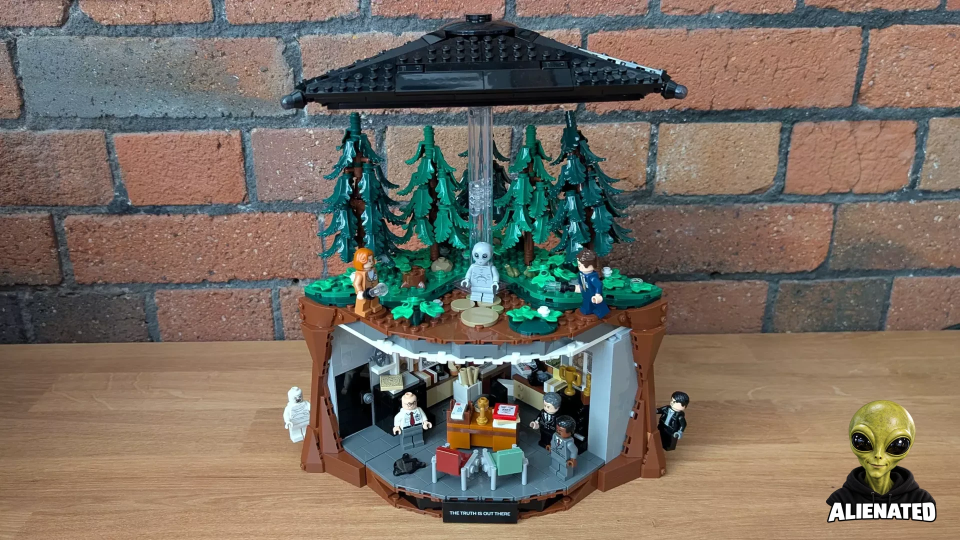 The X-Files Lego set is a wonderful bit of 90s sci-fi nostalgia